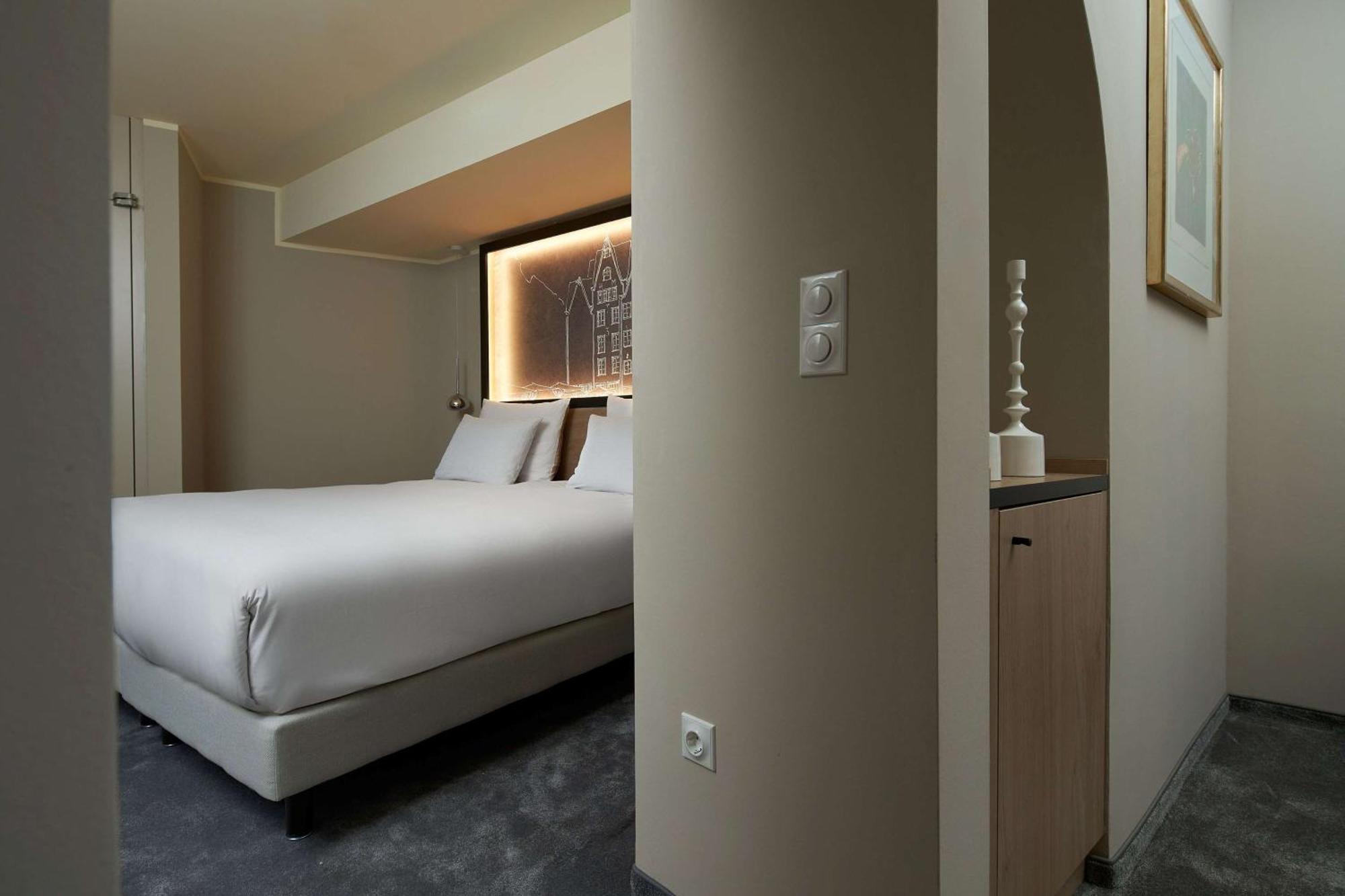 Wasserturm Hotel Cologne, Curio Collection By Hilton Eksteriør billede