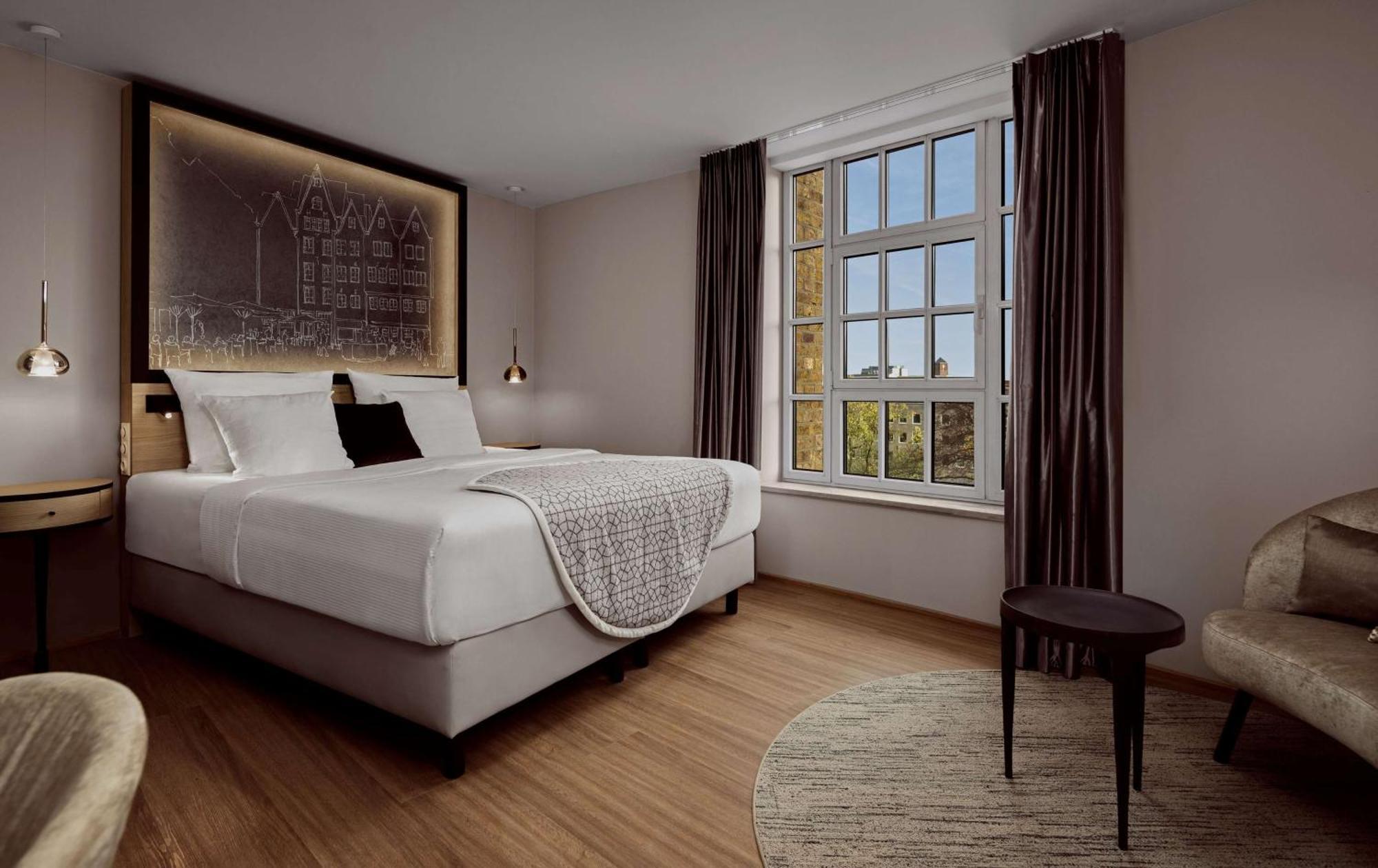 Wasserturm Hotel Cologne, Curio Collection By Hilton Eksteriør billede